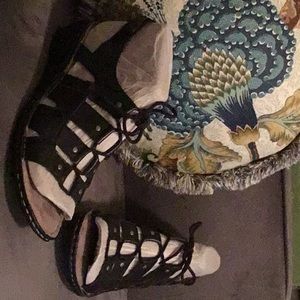 Naturalizer black leather ghillie tie sandal. New